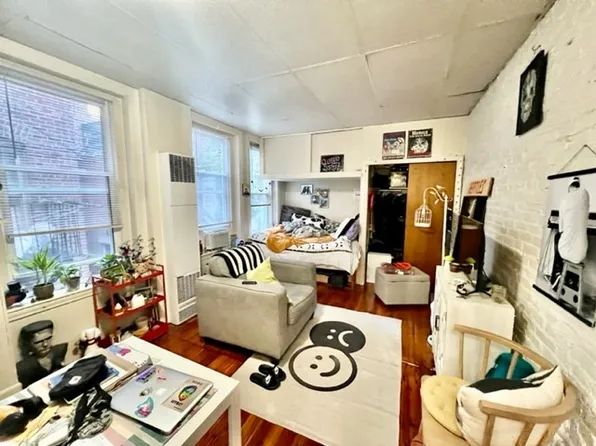 23 Sheafe St APT 3R, Boston, MA 02113