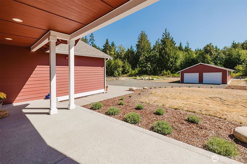 4th image of 1726 Lilypad Place E