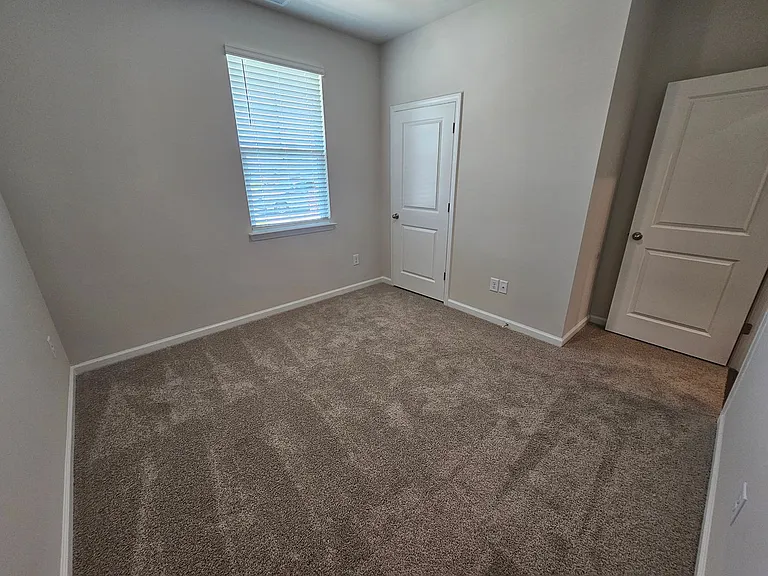 3015 Long Spur Dr — Photo 31
