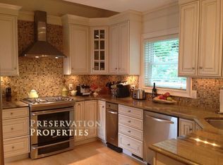 128 Crafts St, Newtonville, MA 02460