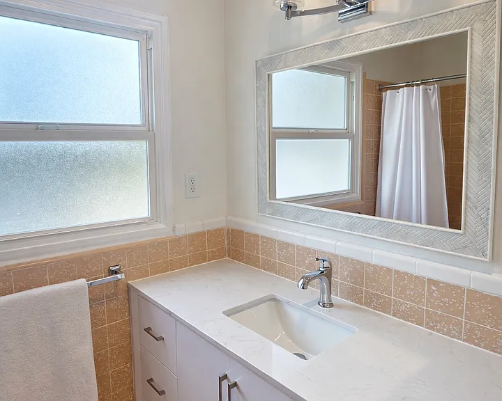100 W Oakmont Dr — Photo 7