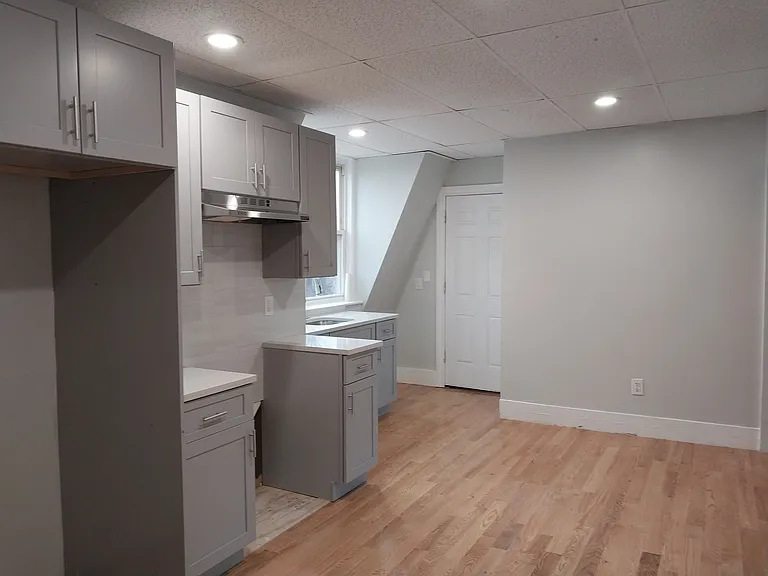 295-297 Beech St #3 — Photo 22