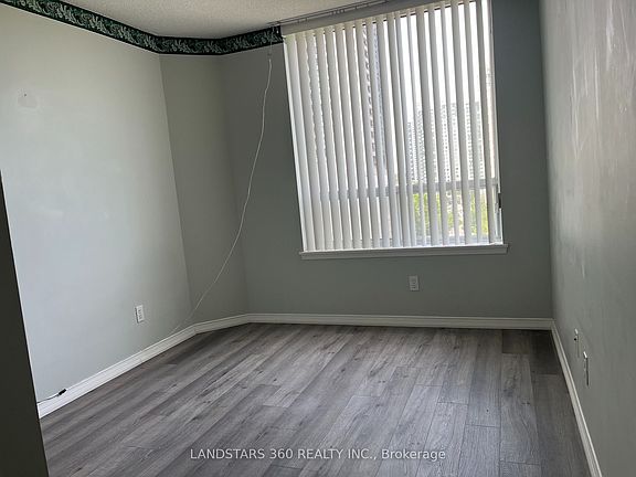 5th image of 18 Hillcrest Ave #902