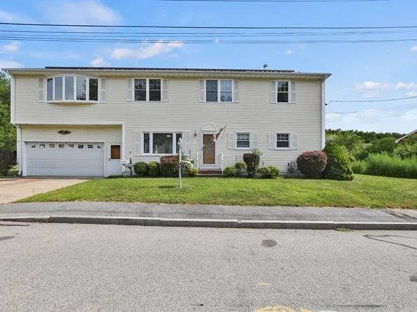 5 Meadow St, Dartmouth, MA 02748