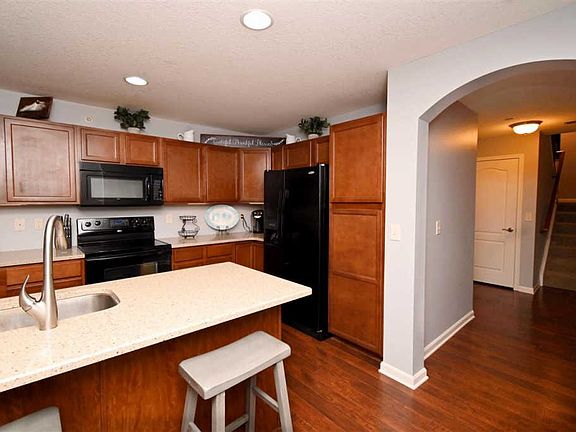 4th image of 2365 Twelve Oaks Dr
