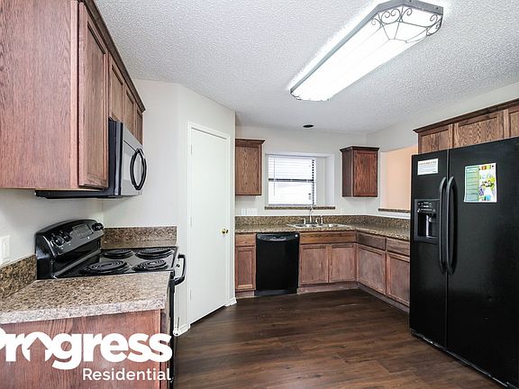 4th image of 819 Mayfield Dr