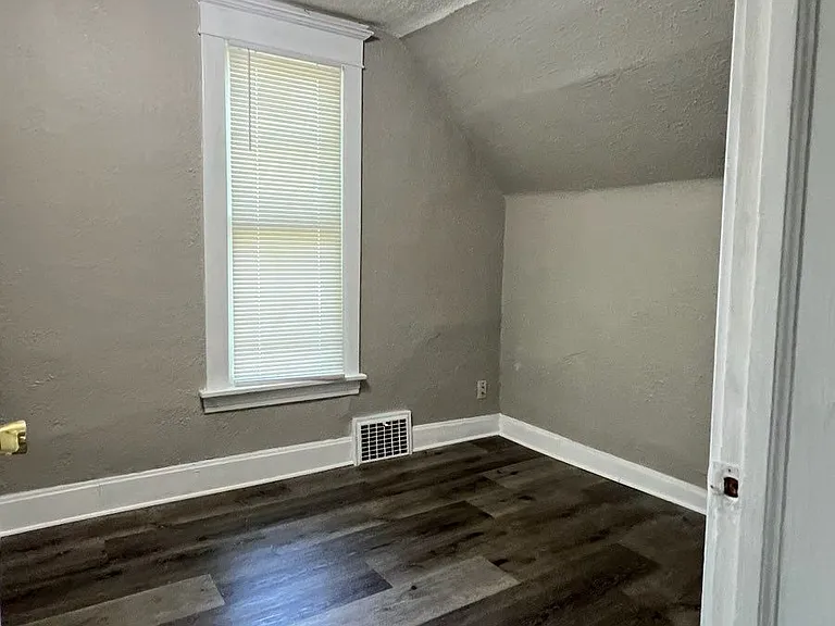 3550 Oliver Ave N — Photo 1