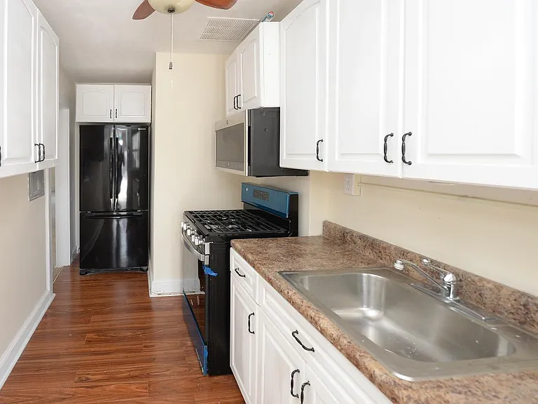 218 Rock Rd #2L — Photo 6