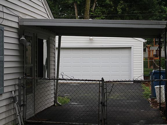2nd image of 4840 Lauderdale Dr