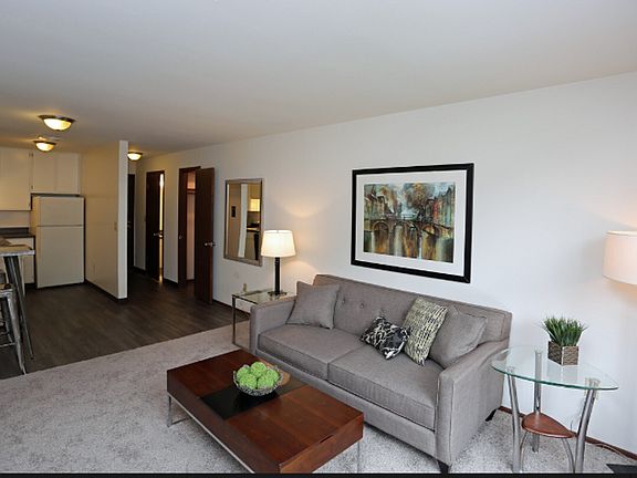 3rd image of 2332 N Oakland Ave APT 309