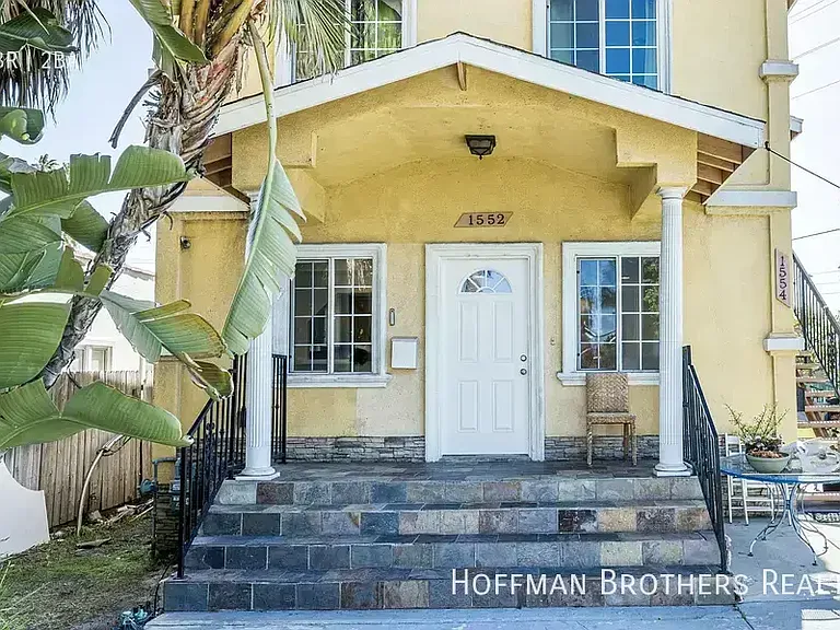 1552 S Cochran Ave — Photo 1
