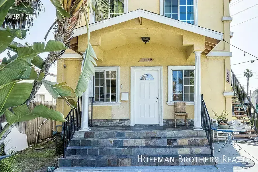 1552 S Cochran Ave