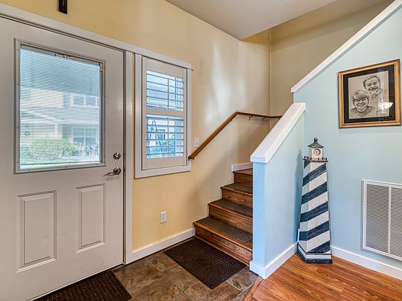 5th image of 7761 Beacon Pl NE #G103