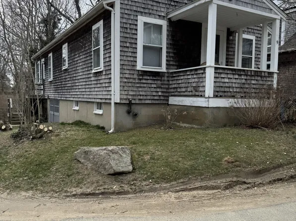 9 Cricket Lane, Woods Hole, MA 02543