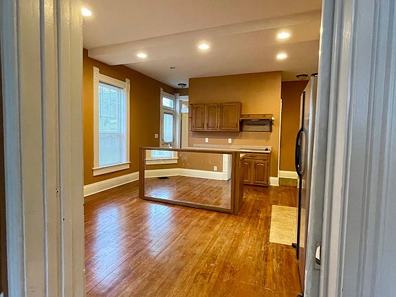 5th image of 914 Wright St Unit A
