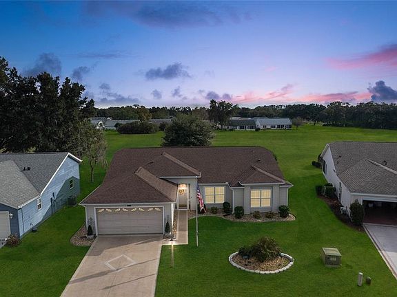 3rd image of 25233 Lost Oak Cir