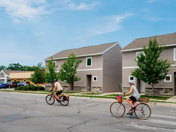 1141 E 8th St, Traverse City, MI 49686