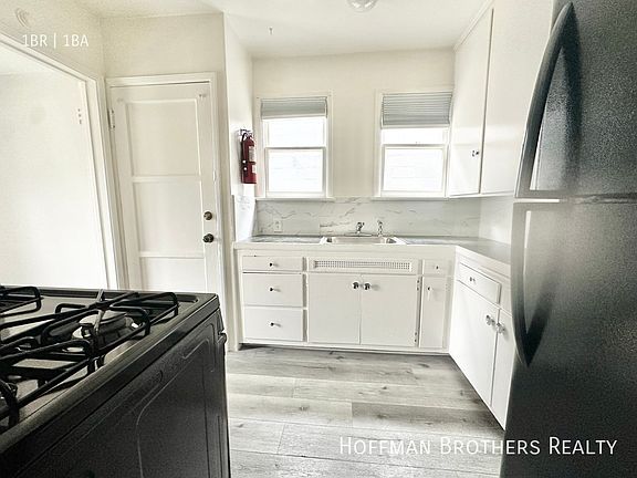 5th image of 6859 Willoughby Ave #1A