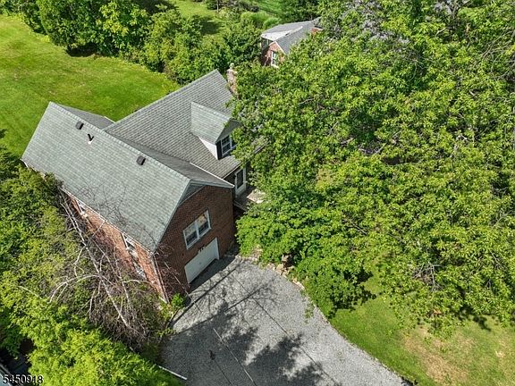 3rd image of 219 Ashland Rd