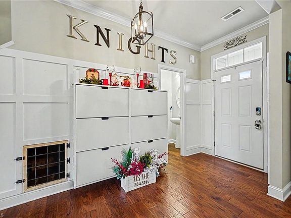 3rd image of 3138 Diana Cir