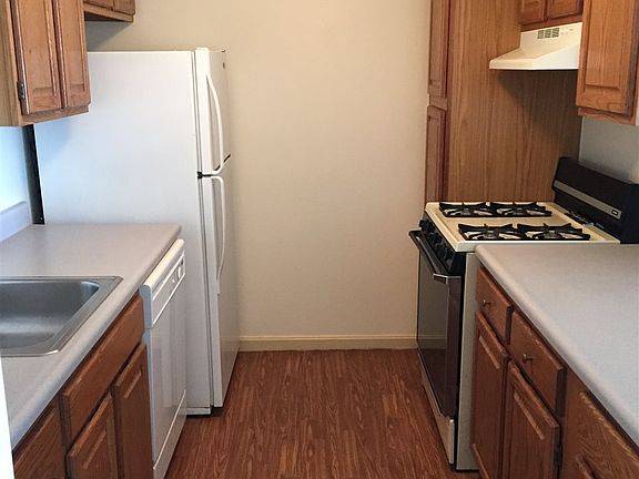 2nd image of 7 Railroad Ave APT 305