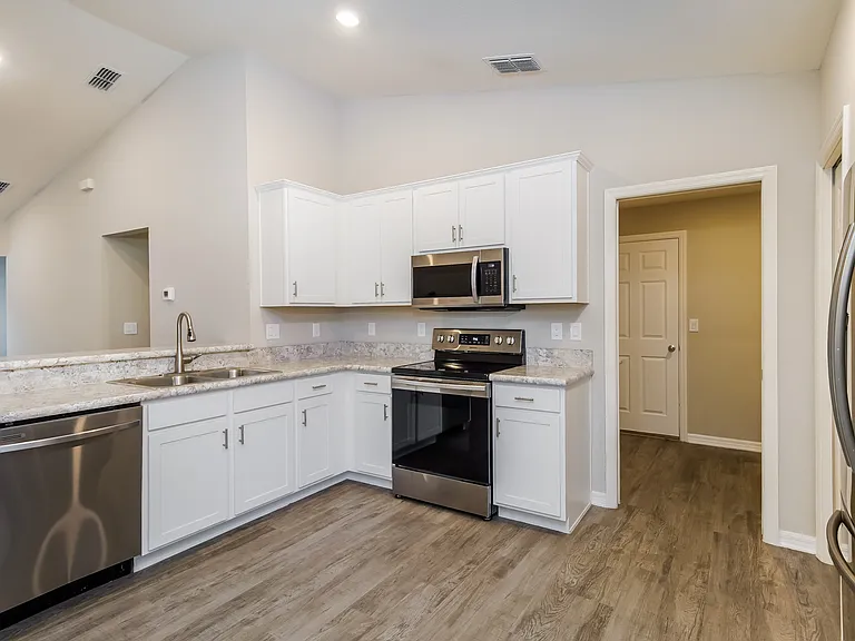 645 Vittorio Dr — Photo 8