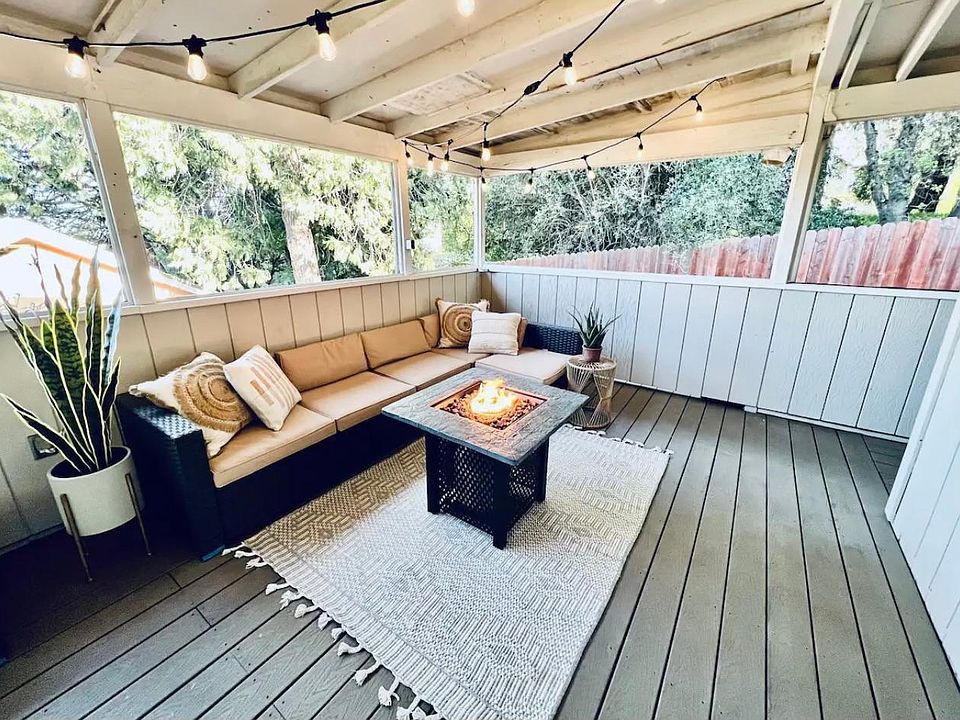 Outdoor furniture can be included if desired