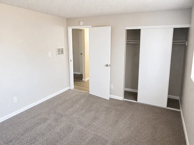 Mountain Vista Apartments — Photo 27