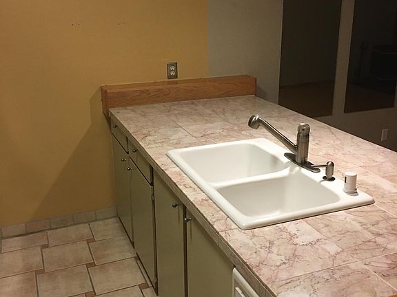 2nd image of 5844 NE 75th St Unit A306