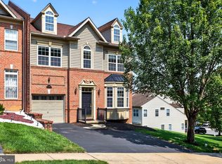 3129 Woods Edge Dr, Garnet Valley, PA 19060