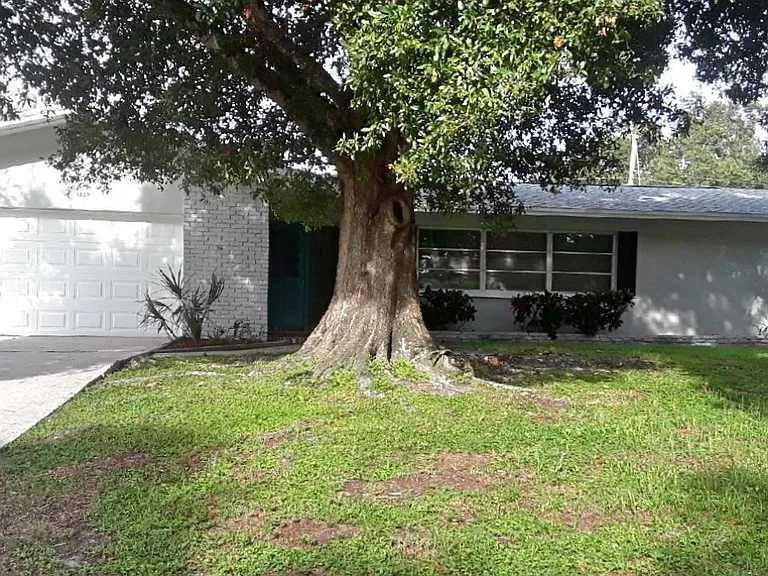 1329 Fairfield Dr — Photo 18