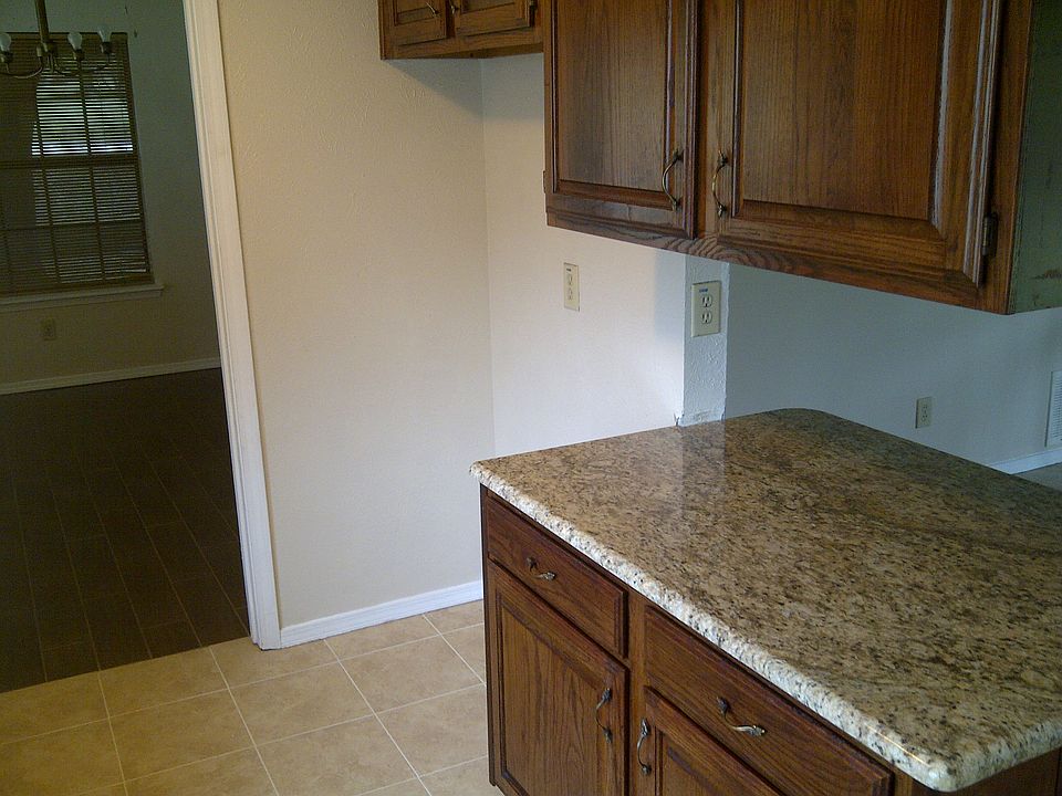1st image of 733 Walnut Dr
