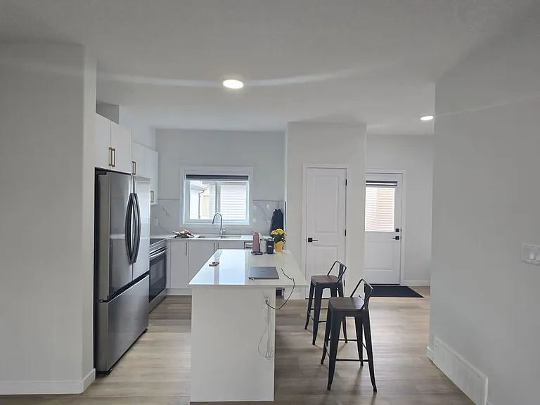 336 Munn Way — Photo 2