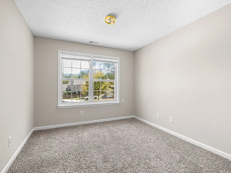 16 Woodward Ln — Photo 10