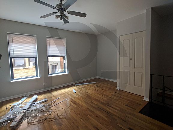 3rd image of 823 W Cornelia Ave #821A111