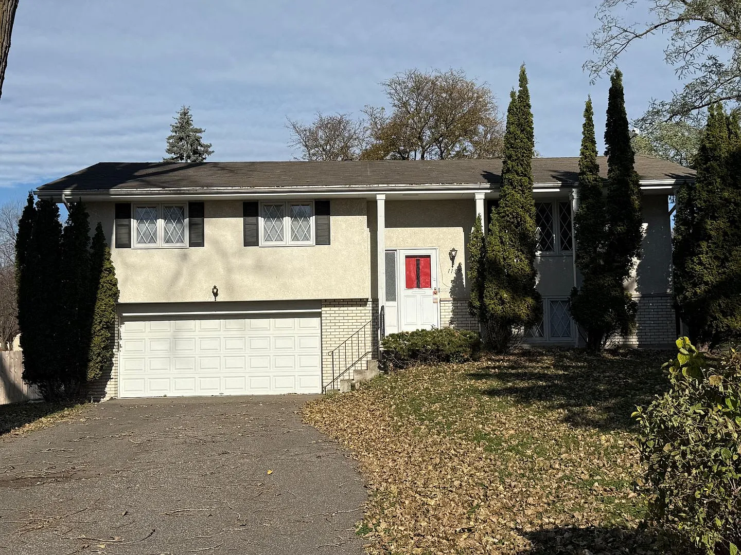 4 Bedroom 2.5 Bathroom House Available Now: Tons of Space & Vintage Charm! — Photo 1