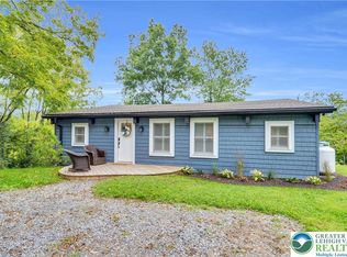 470 N Shore Dr, Lenhartsville, PA 19534