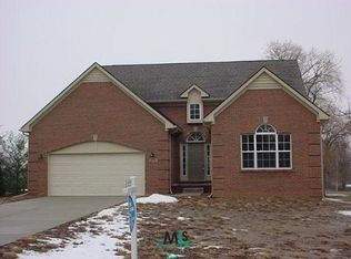 8374 Golf Ln, Commerce Township, MI 48382