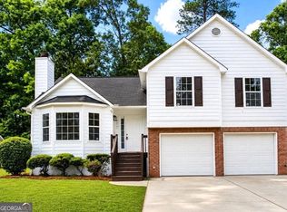 1077 Athena Ct, Acworth, GA 30101