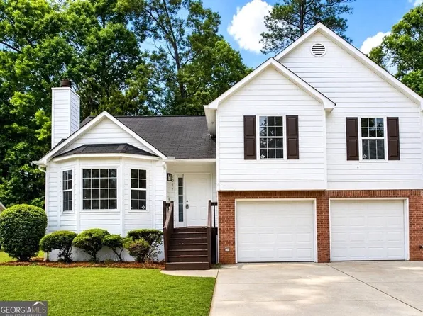 1077 Athena Ct, Acworth, GA 30101
