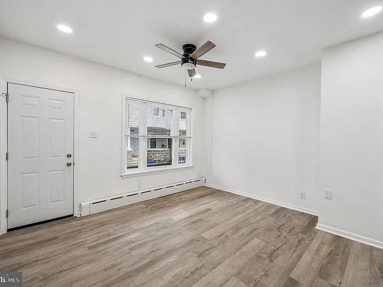 1523 S Etting St — Photo 7