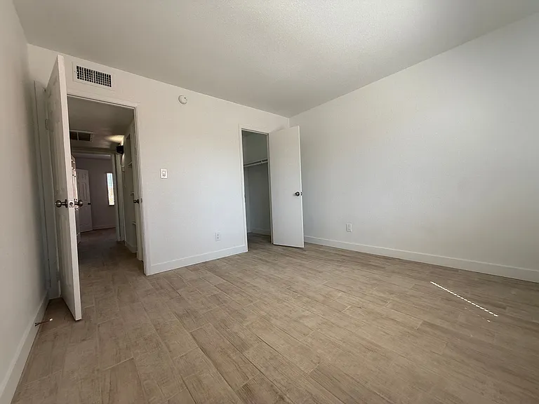 4035 S 45th Pl — Photo 11