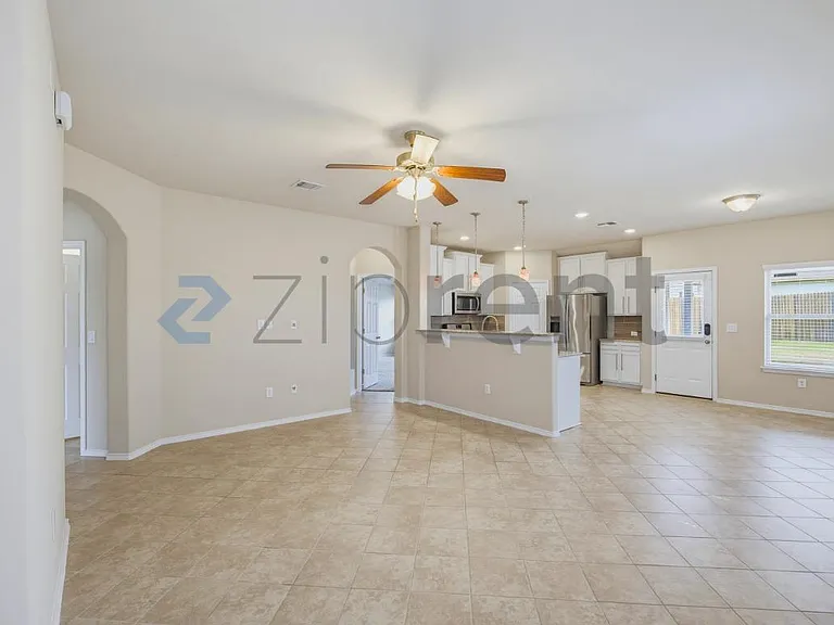 222 Noddy Rd — Photo 7
