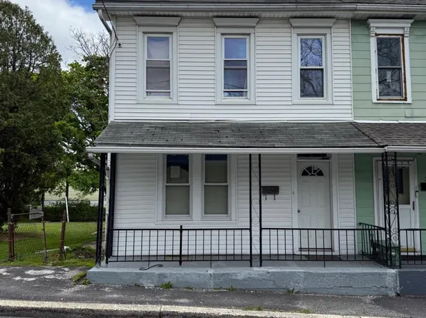 328 E Oak St, Frackville, PA 17931