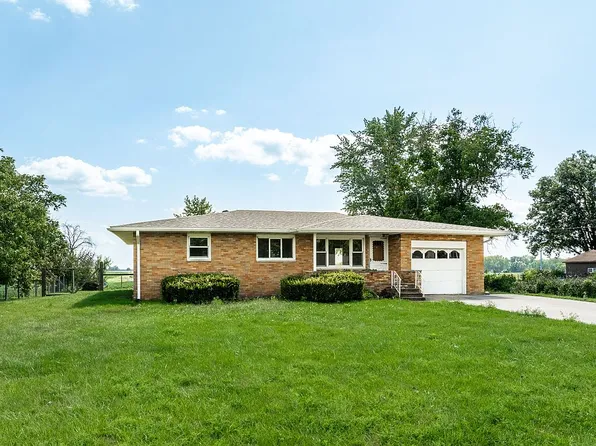 1723 Sharon Rd, Streator, IL 61364