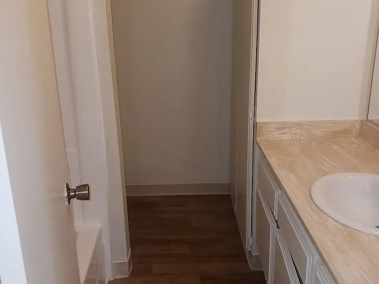 7107 Kester Ave #113 — Photo 10
