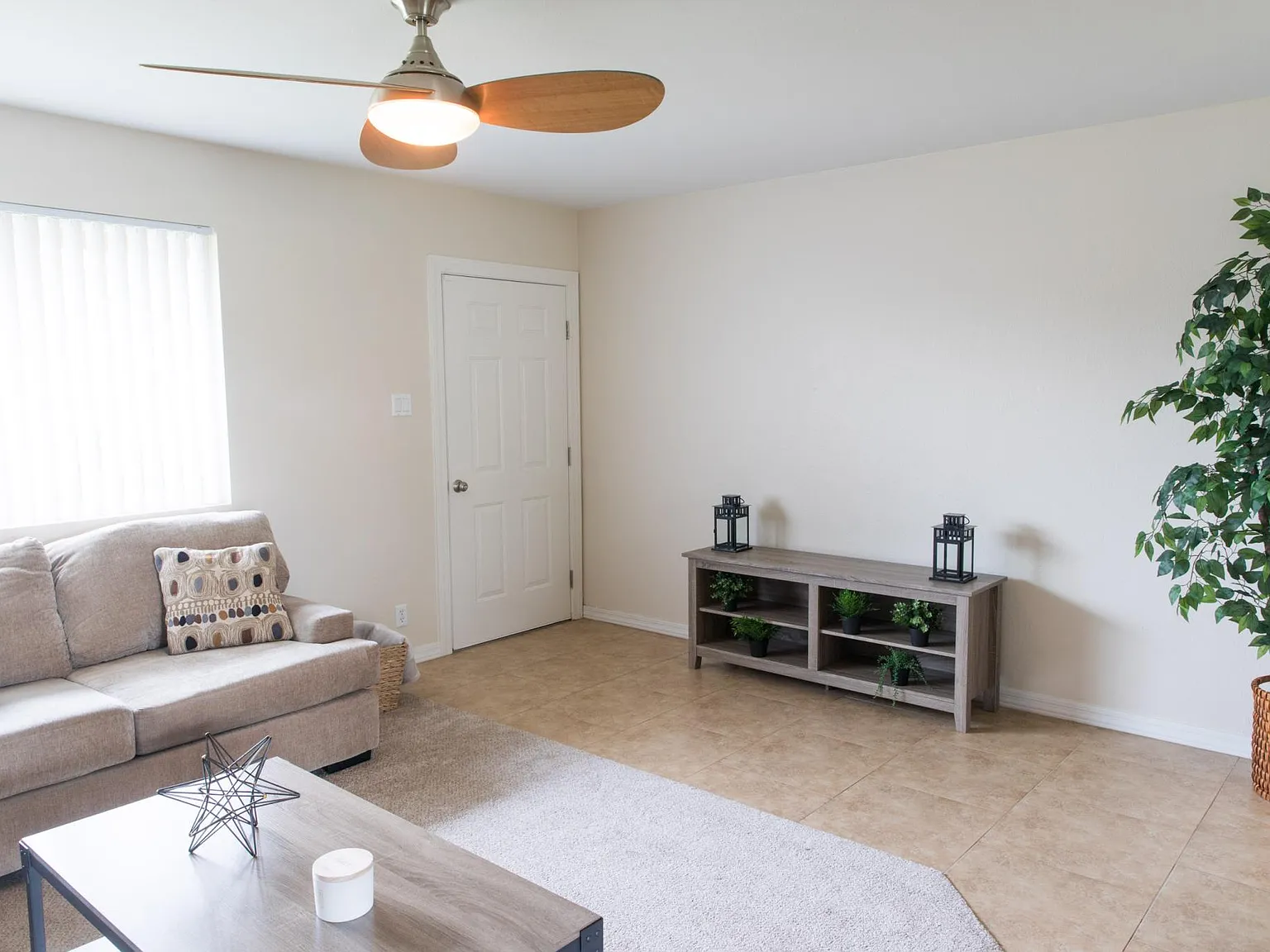 4 bed, 1358 sqft, $2,500 — Photo 3