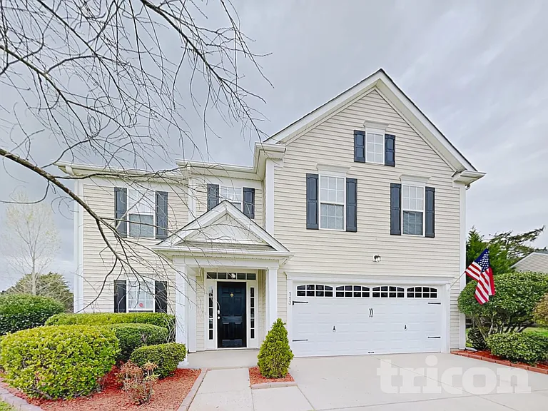 113 Elgin Ln — Photo 2