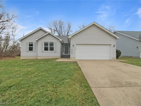 805 Johnny K Blvd, Hubbard, OH 44425