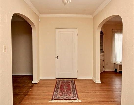 4th image of 3113 Kenwood Blvd
